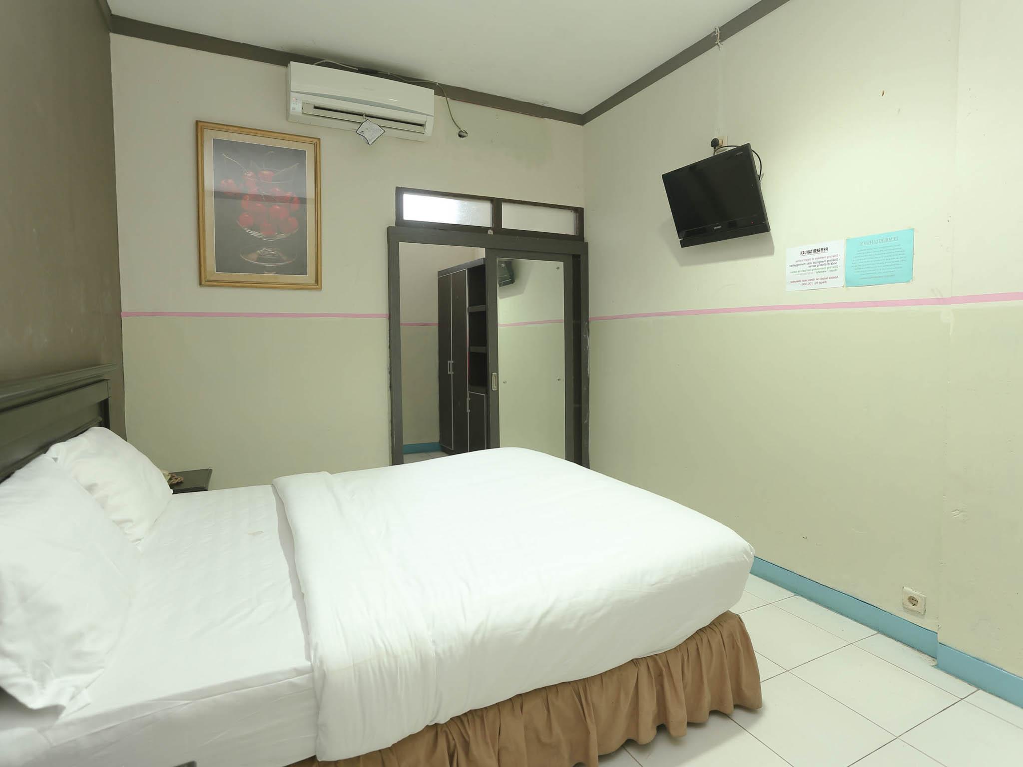 Urbanview Hotel Kharisma Banjarmasin บันจาร์มาซิน ภายนอก รูปภาพ