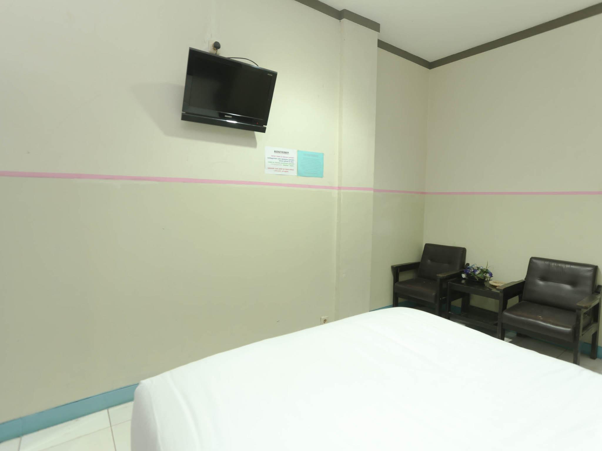 Urbanview Hotel Kharisma Banjarmasin บันจาร์มาซิน ภายนอก รูปภาพ