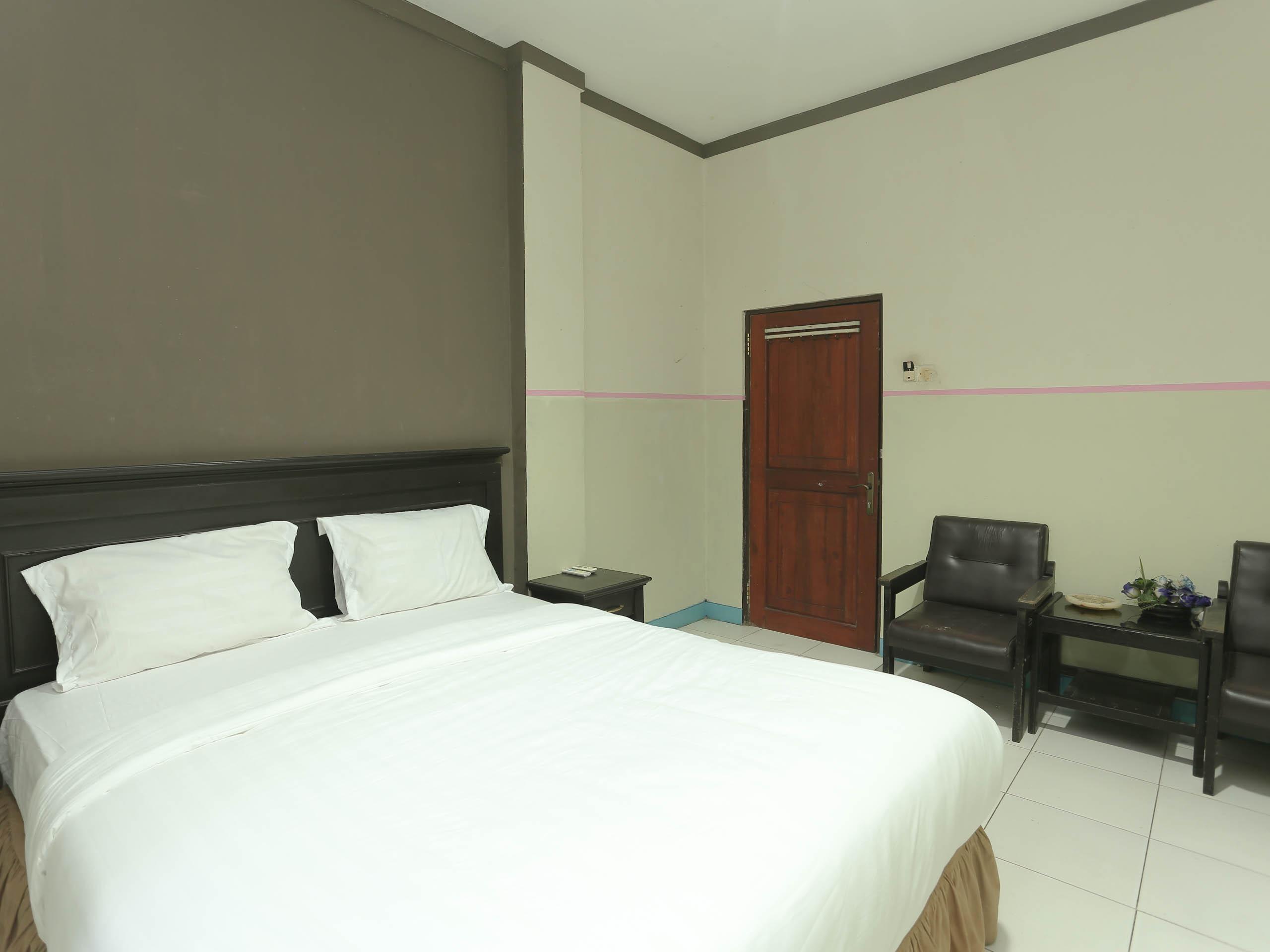 Urbanview Hotel Kharisma Banjarmasin บันจาร์มาซิน ภายนอก รูปภาพ