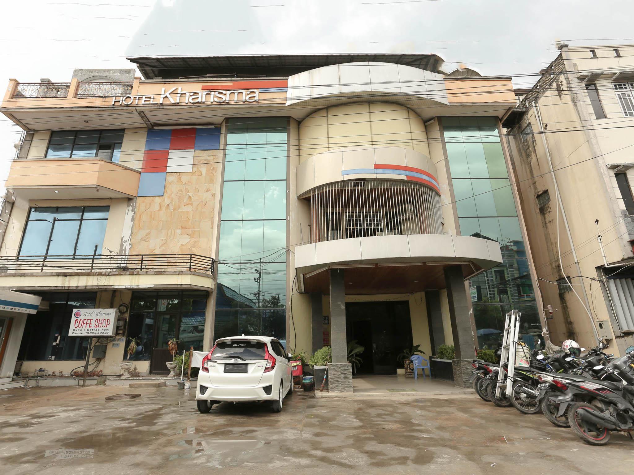 Urbanview Hotel Kharisma Banjarmasin บันจาร์มาซิน ภายนอก รูปภาพ