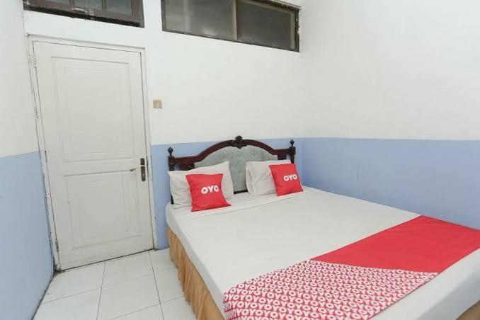 Urbanview Hotel Kharisma Banjarmasin บันจาร์มาซิน ภายนอก รูปภาพ