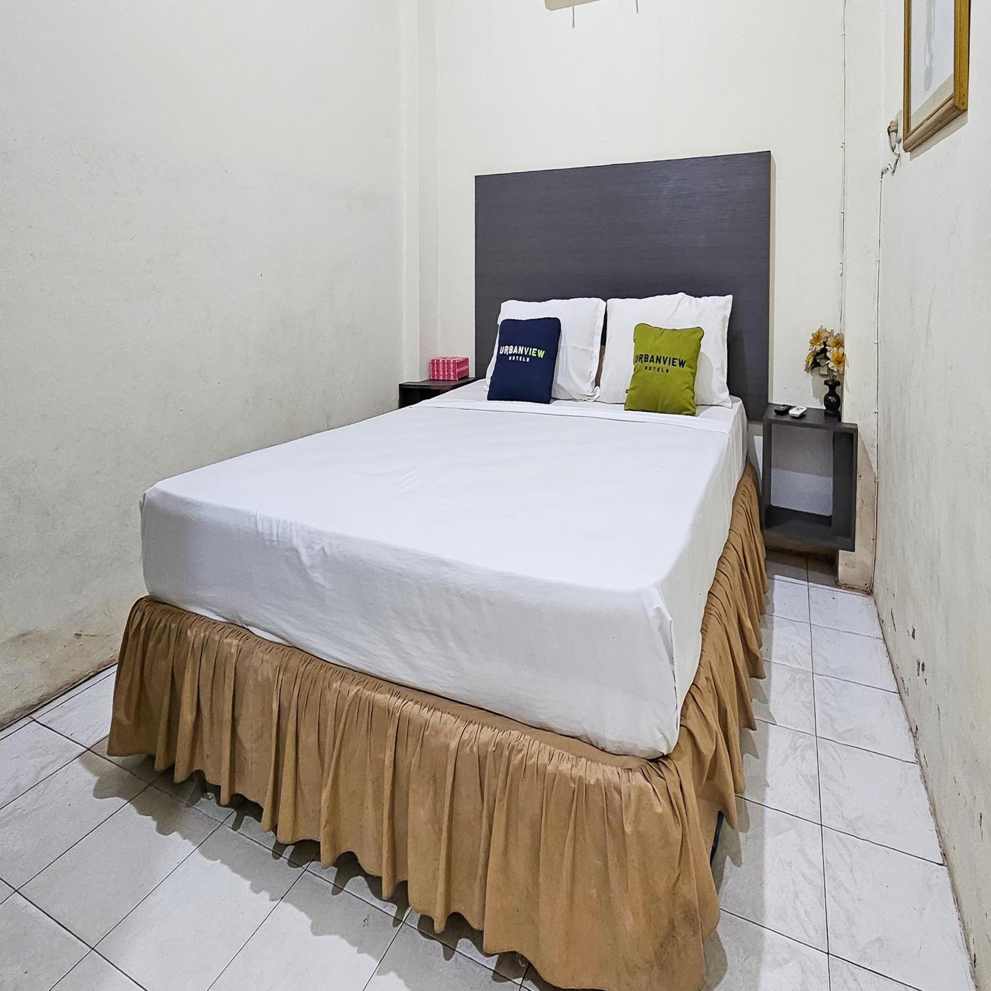Urbanview Hotel Kharisma Banjarmasin บันจาร์มาซิน ภายนอก รูปภาพ