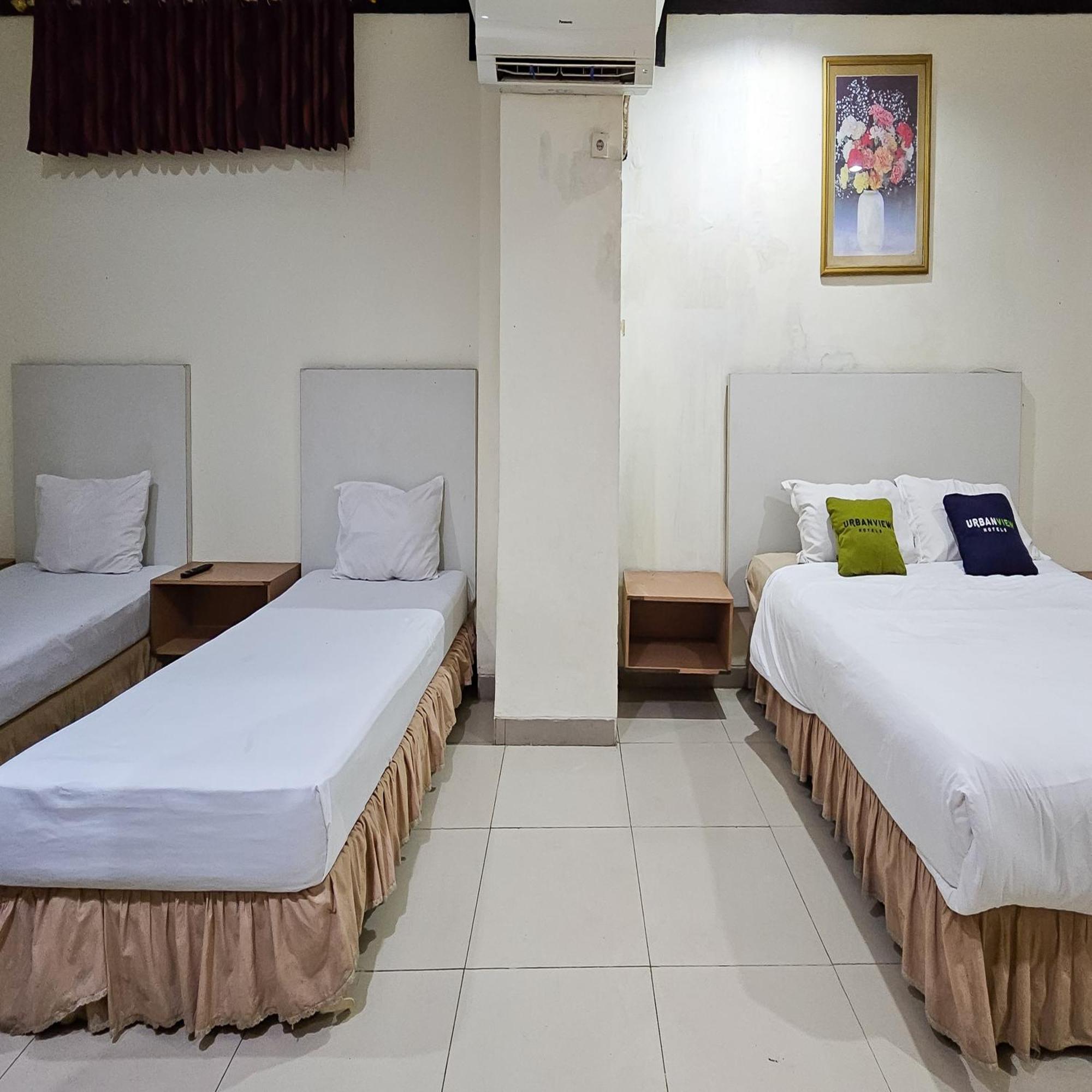 Urbanview Hotel Kharisma Banjarmasin บันจาร์มาซิน ภายนอก รูปภาพ