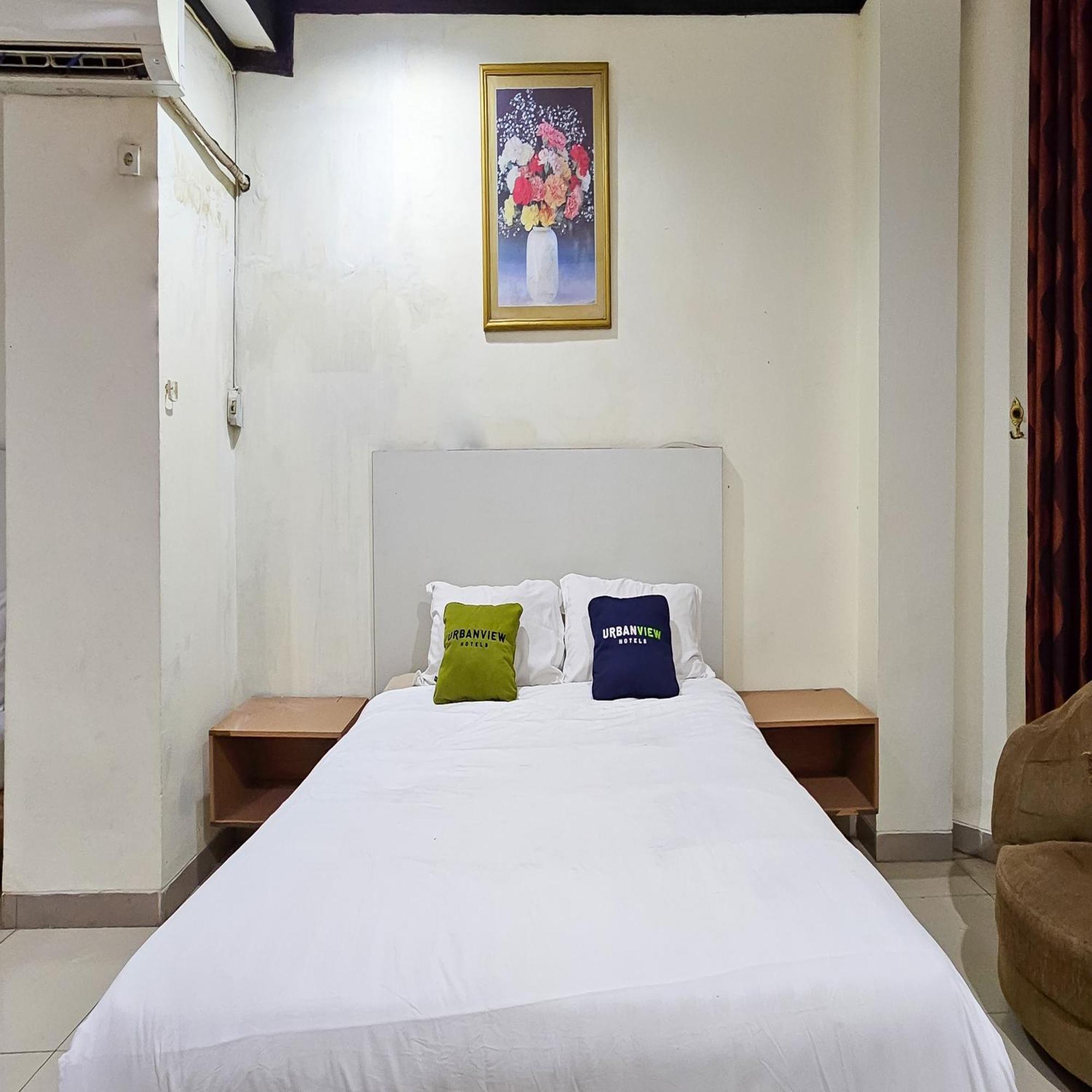 Urbanview Hotel Kharisma Banjarmasin บันจาร์มาซิน ภายนอก รูปภาพ