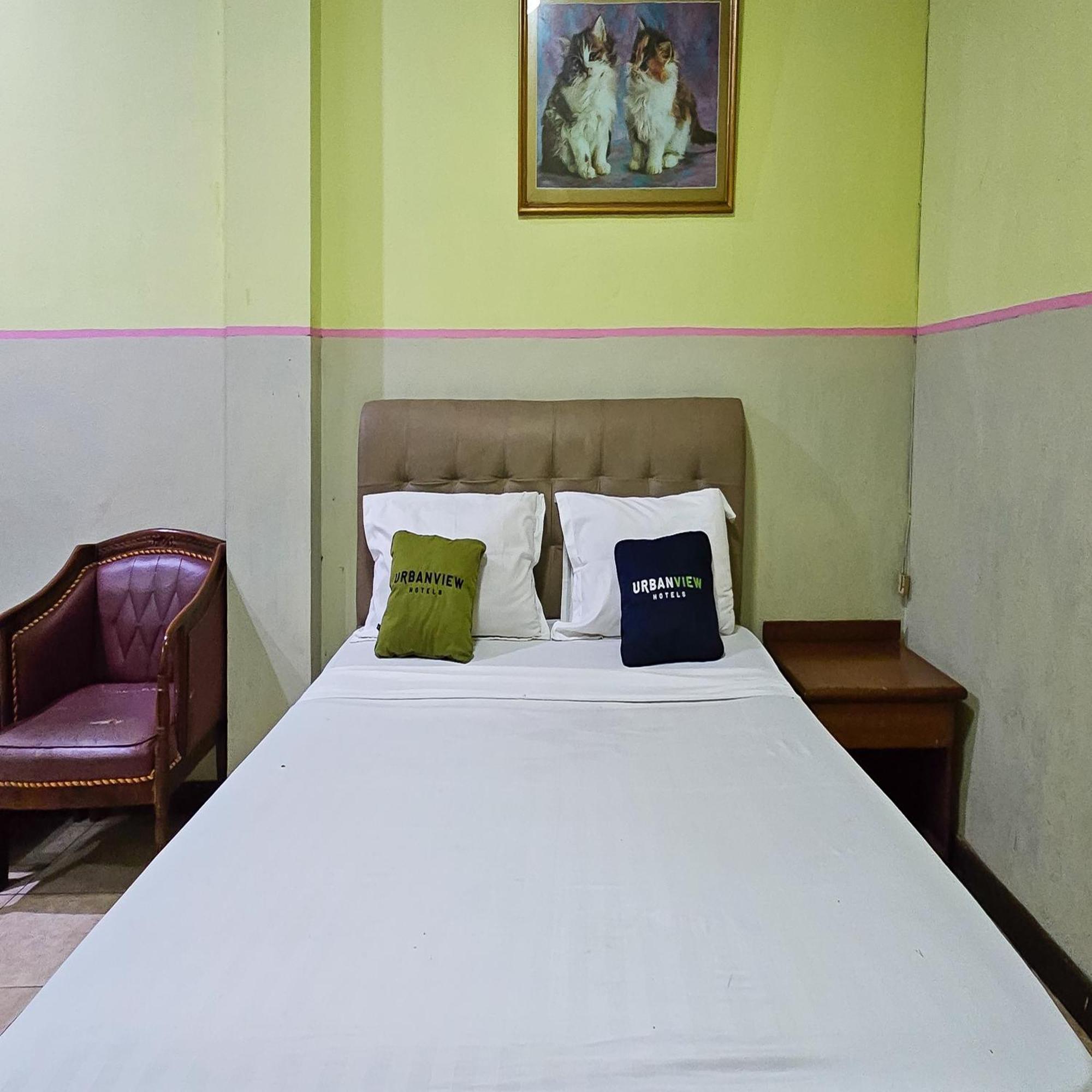 Urbanview Hotel Kharisma Banjarmasin บันจาร์มาซิน ภายนอก รูปภาพ