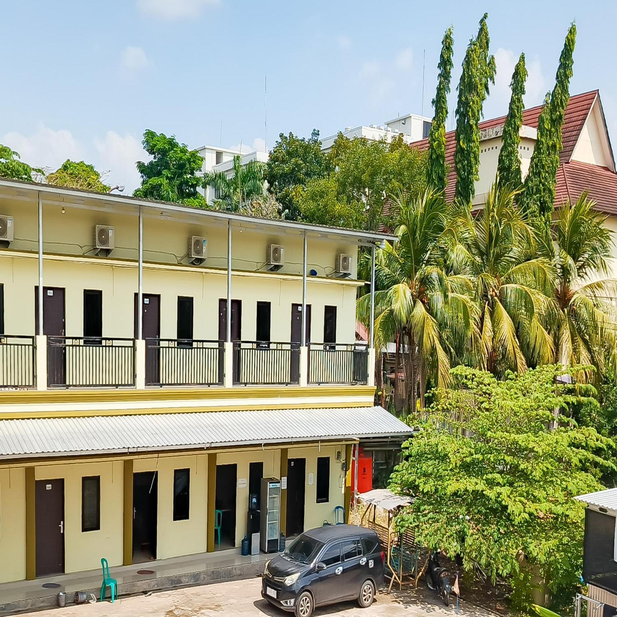Urbanview Hotel Kharisma Banjarmasin บันจาร์มาซิน ภายนอก รูปภาพ