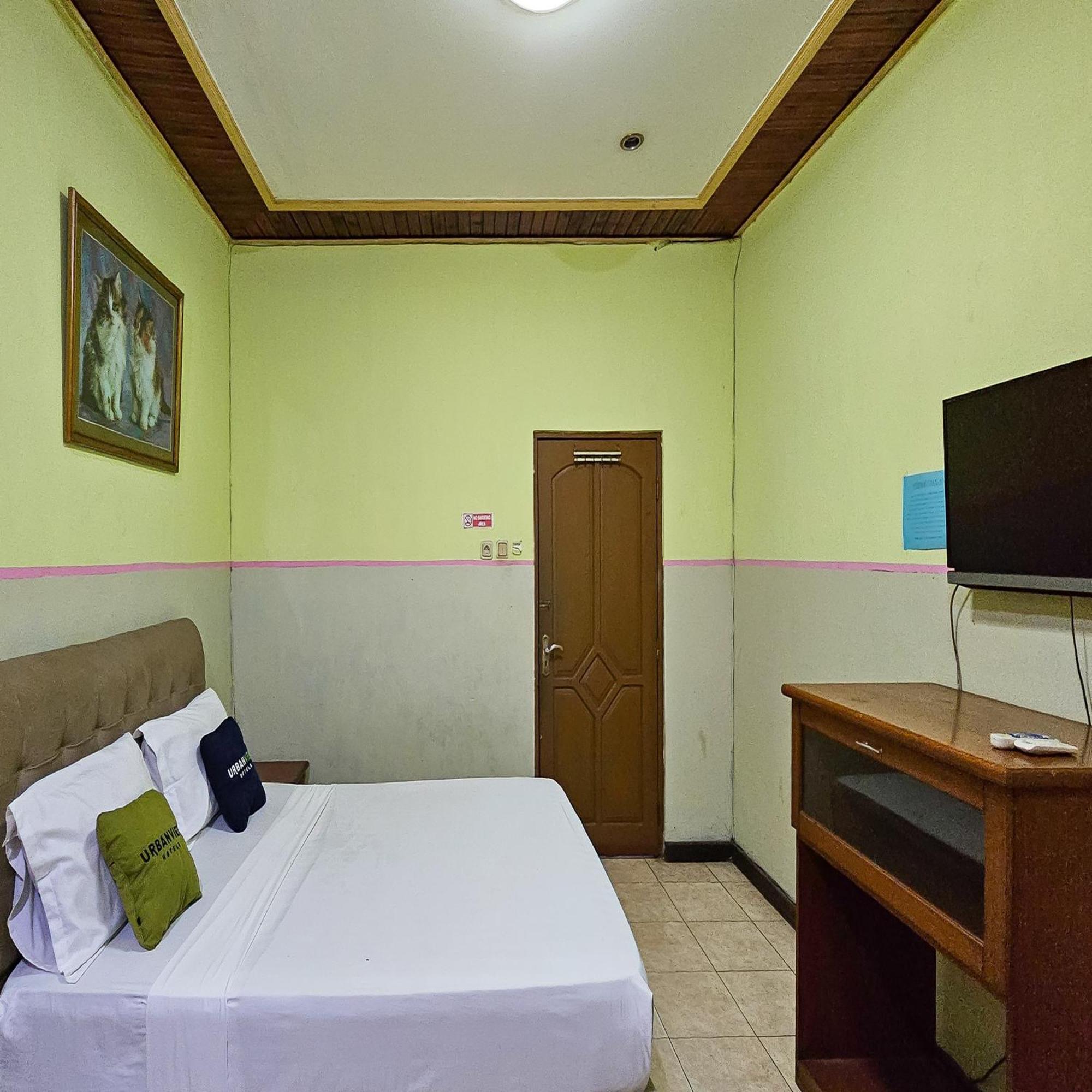 Urbanview Hotel Kharisma Banjarmasin บันจาร์มาซิน ภายนอก รูปภาพ