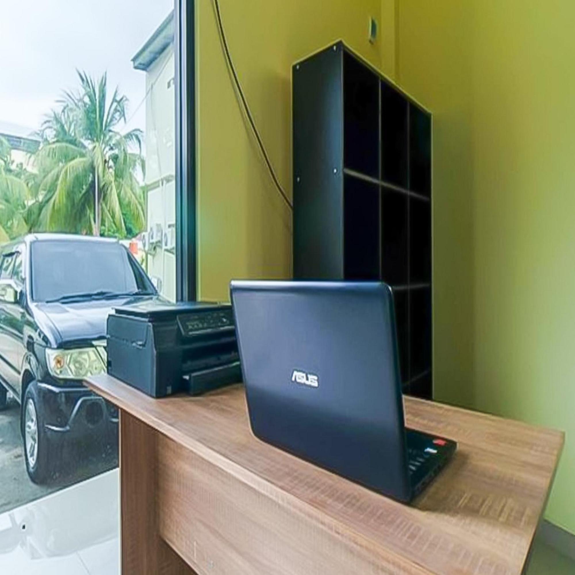 Urbanview Hotel Kharisma Banjarmasin บันจาร์มาซิน ภายนอก รูปภาพ
