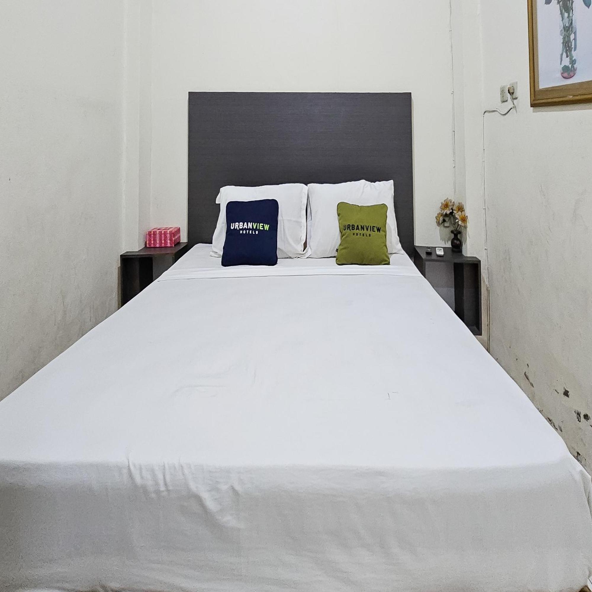Urbanview Hotel Kharisma Banjarmasin บันจาร์มาซิน ภายนอก รูปภาพ